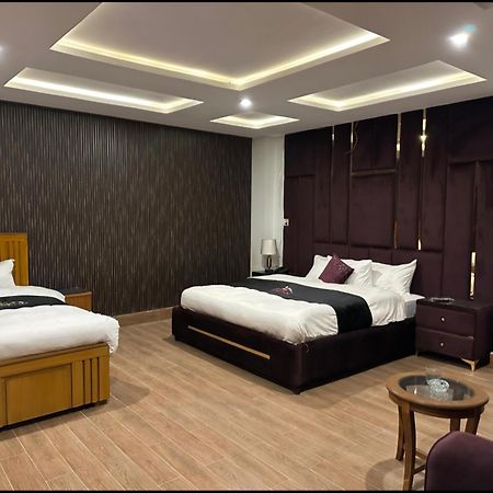Gold Palace Hotel & Food Lounge Karandukai Ngoại thất bức ảnh